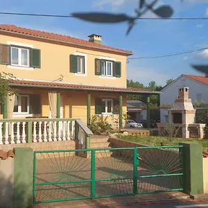 Paula , Malinska Croazia