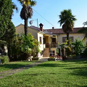 Uzila Family , Mugeba Croazia